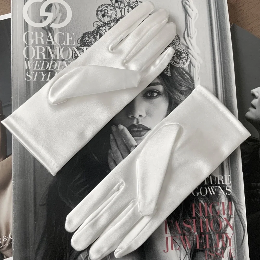 Luxury White Satin Short Gloves Wrist Length Wedding Gloves Bride Accessory Gift